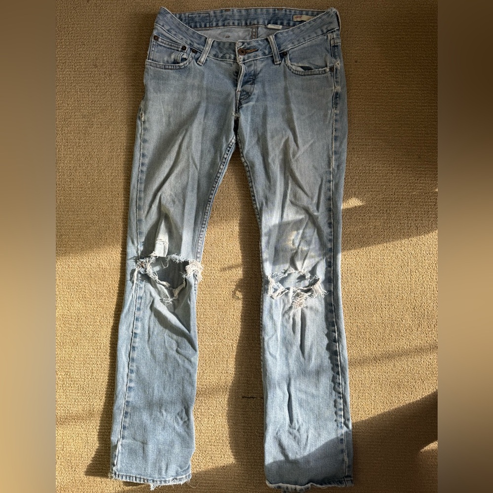 Vintage LEVI distressed low rise mom jean